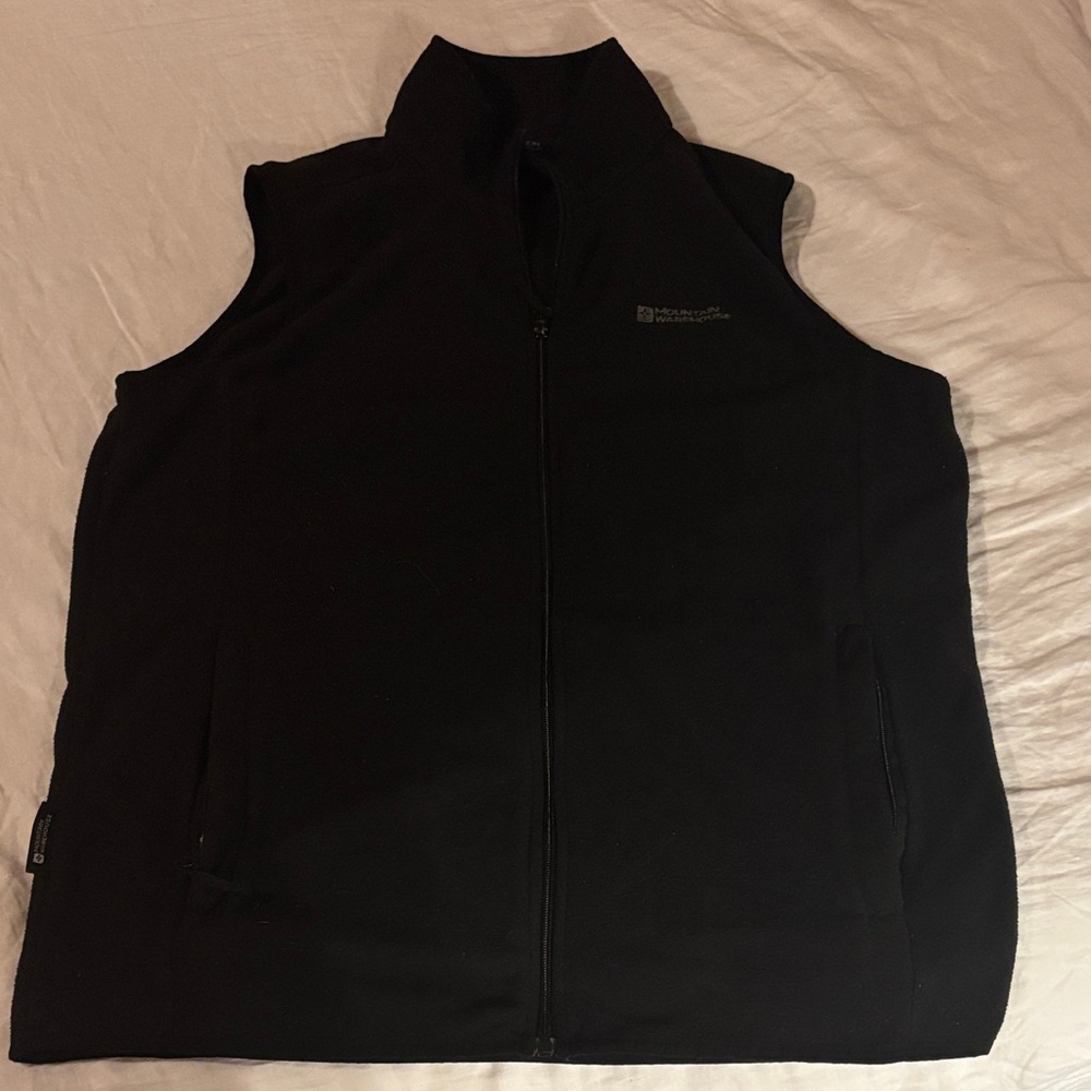 Mountain Warehouse Men’s Black Fleece Vest with Full Zip - Picture 2 of 4